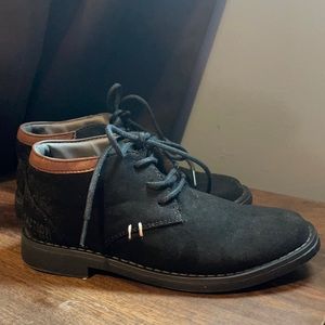 Kenneth Cole shoes. Never worn.